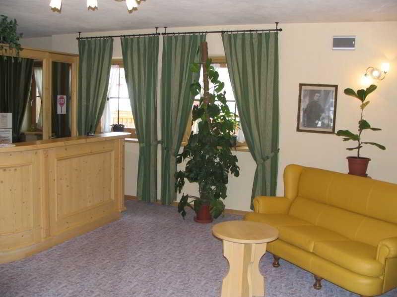 Hotel Valeria Ливиньо Екстериор снимка