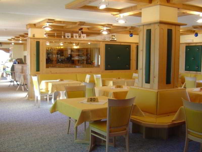 Hotel Valeria Ливиньо Екстериор снимка