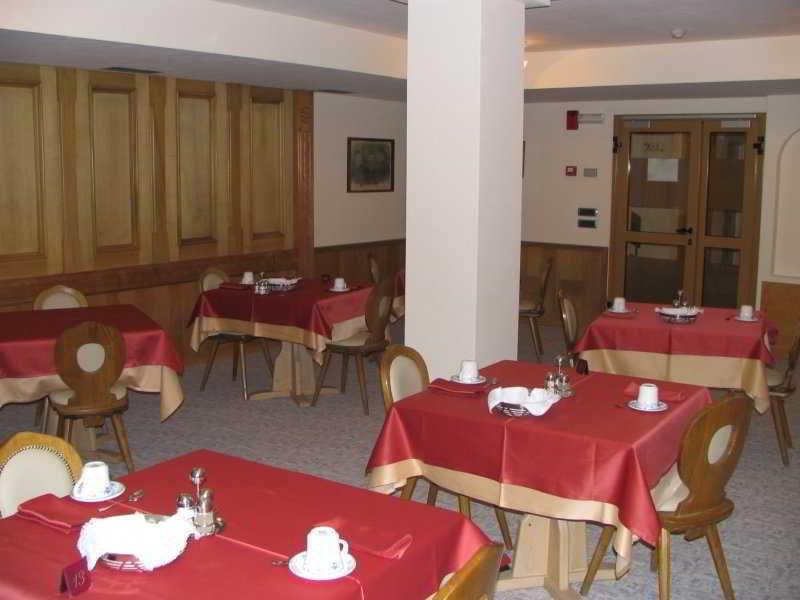 Hotel Valeria Ливиньо Екстериор снимка
