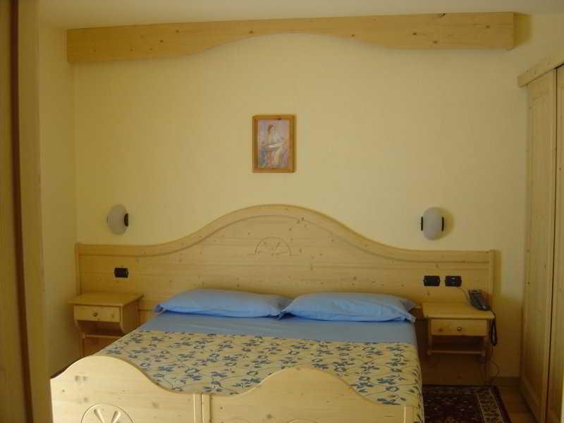 Hotel Valeria Ливиньо Екстериор снимка