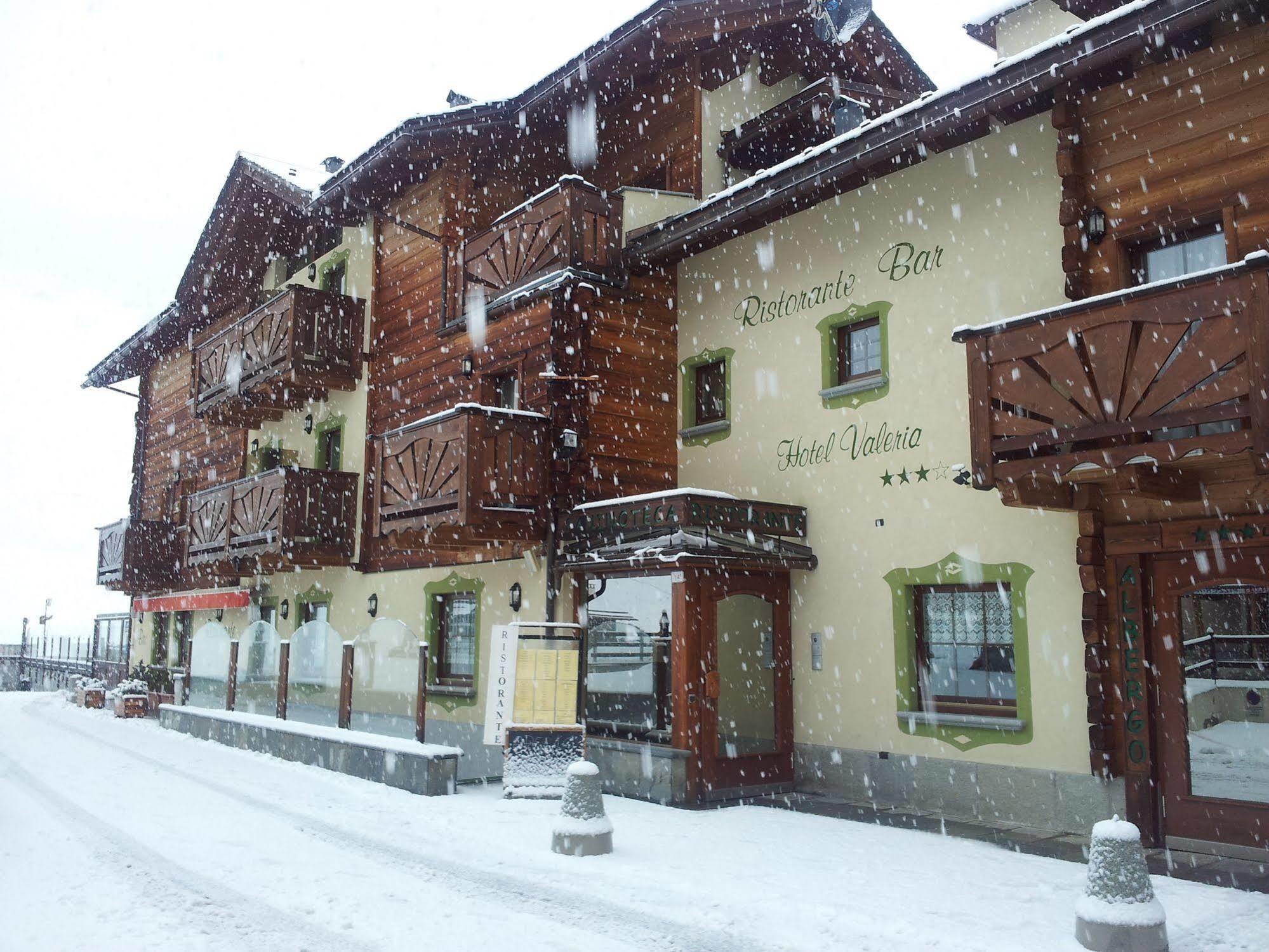 Hotel Valeria Ливиньо Екстериор снимка