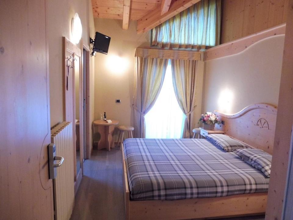 Hotel Valeria Ливиньо Екстериор снимка
